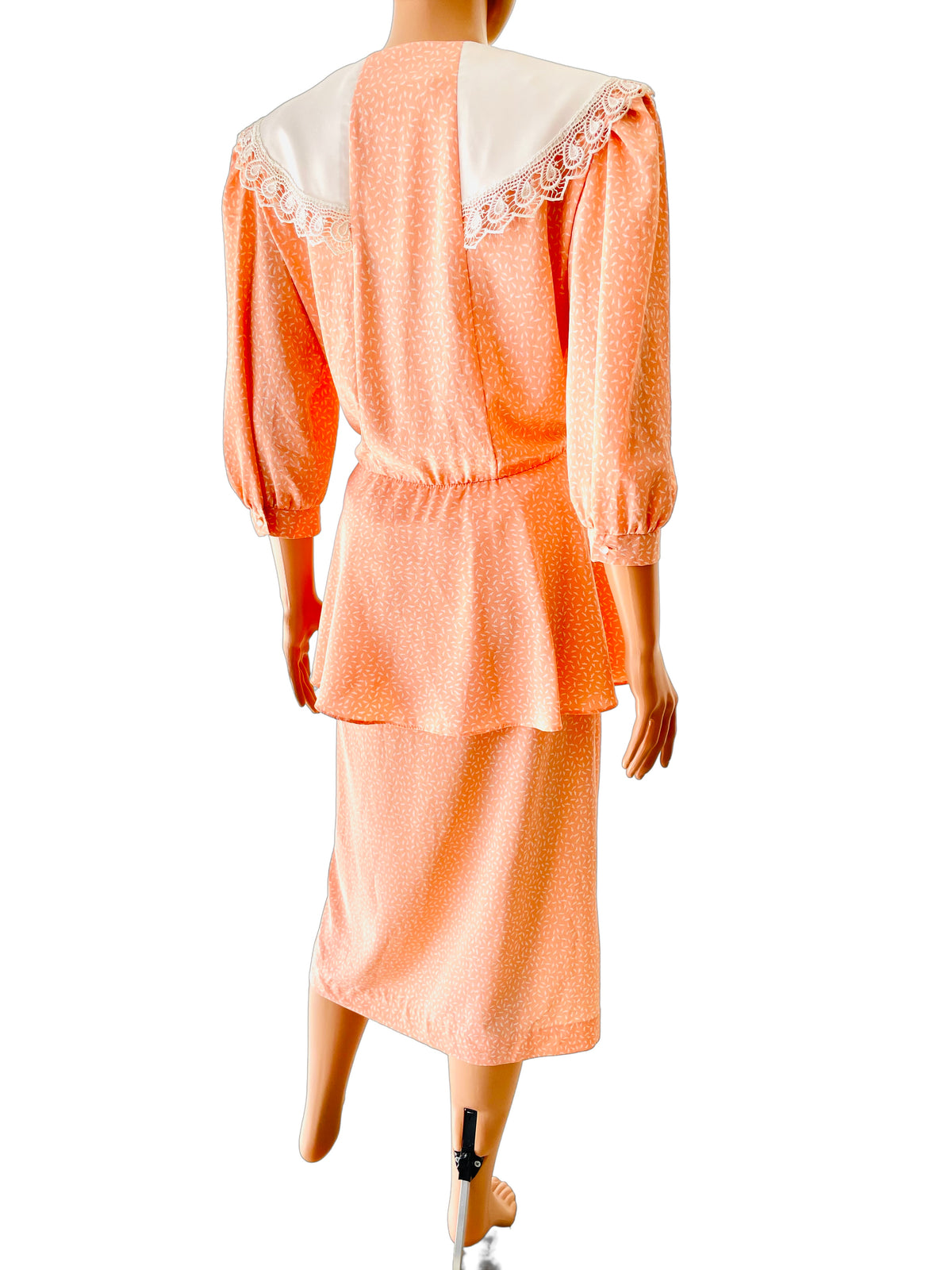 Rent Vintage and Pre-loved Dresses
