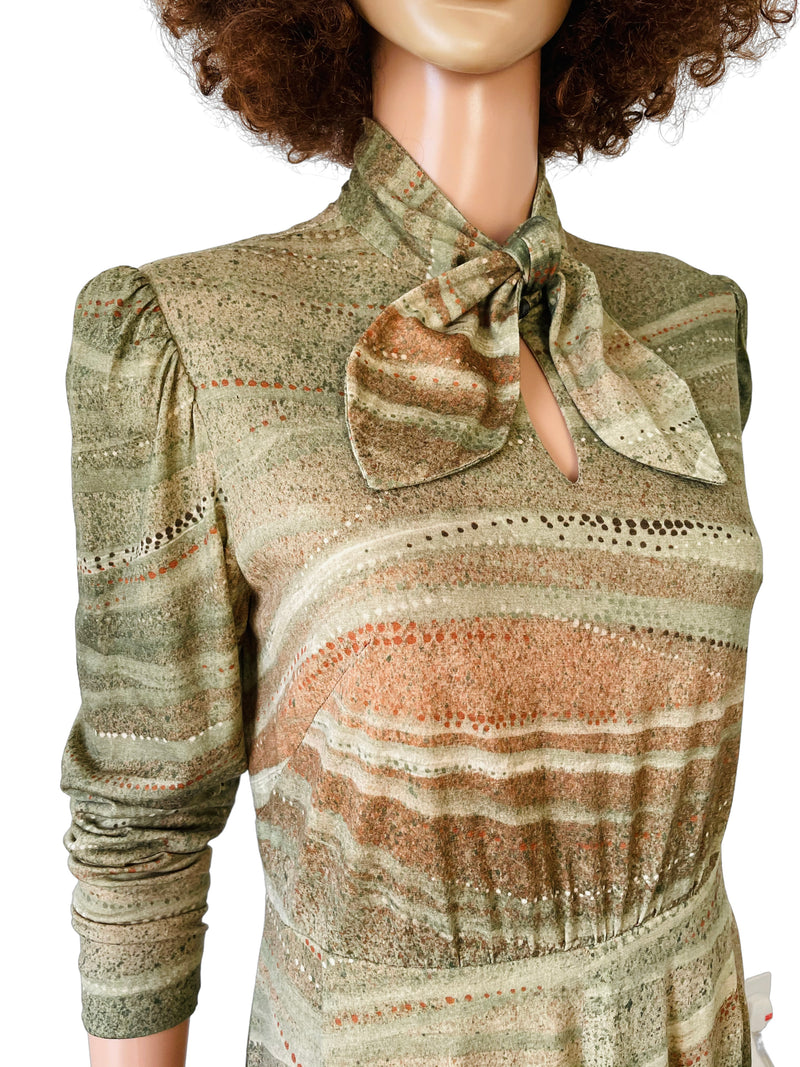 1970s Vintage patterned long-sleeved dress