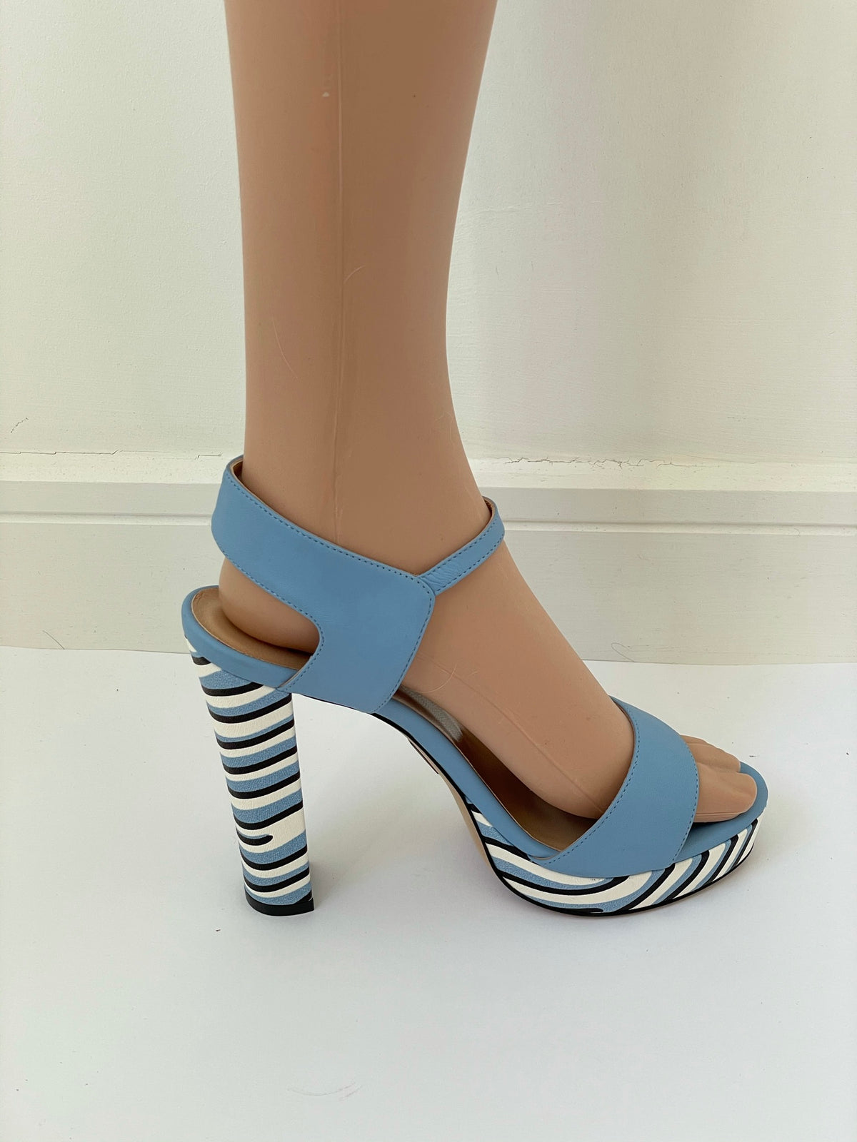 1970's Style Platform Sandals